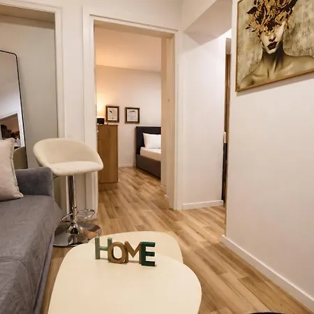 公寓 Xhuliza House-cozy In