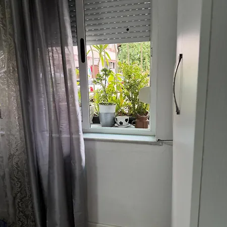 Xhuliza House-cozy In Апартаменты *